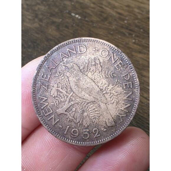 1952 New Zealand One 1 Penny Tui Bird Coin VF+ 13 - Picture 6 of 16